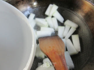虾球炒冬瓜步骤6
