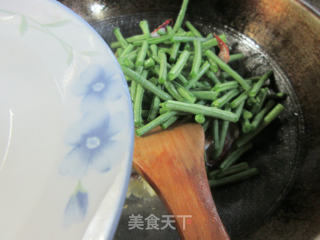 梭子蟹炒豇豆步骤6