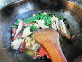 梭子蟹炒豇豆步骤9