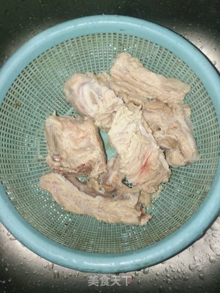 懒人版的砂锅红烧排骨步骤2