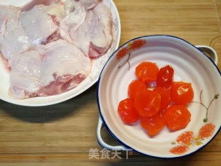 咸蛋黄鸡腿卷步骤1
