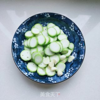 猪油炒丝瓜步骤1