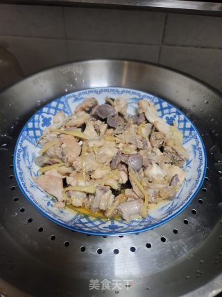 黑木耳香菇蒸鸡步骤5