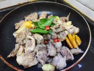 黄皮焖鸭步骤7