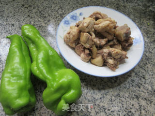 皱皮椒炒鸡块步骤1
