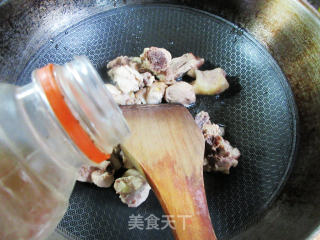 皱皮椒炒鸡块步骤4