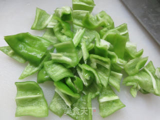 皱皮椒炒鸡块步骤3