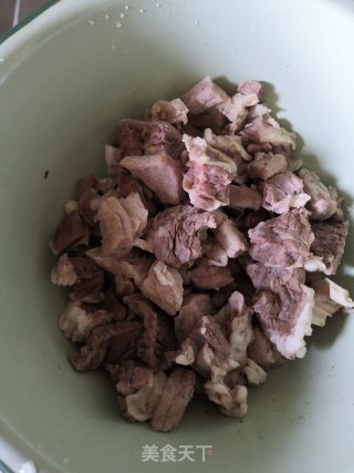 酸菜烧牛腩步骤3
