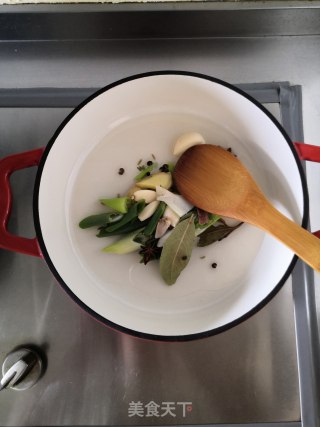 酸菜烧牛腩步骤5