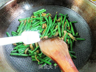 榨菜丝炒豇豆步骤6