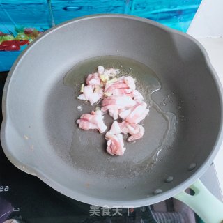 五花肉炒韭苔步骤3