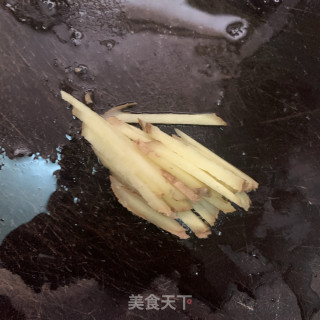 黄豆酱蒸鲫鱼步骤2