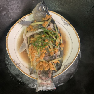 黄豆酱蒸鲫鱼步骤6