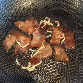 五花肉丸子炒毛豆步骤7