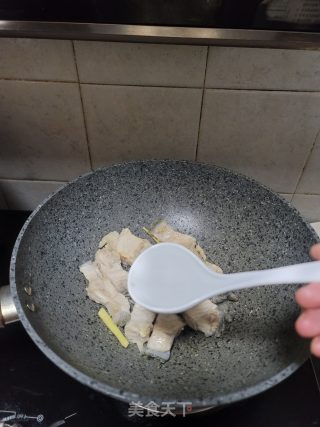鱼骨焖腐竹步骤7