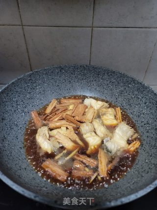 鱼骨焖腐竹步骤12