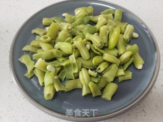 四季豆炒鸡蛋步骤1