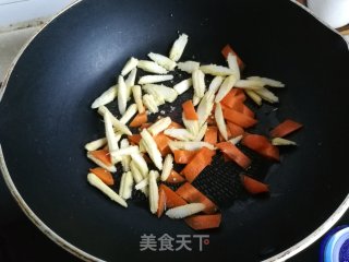 玉米笋黄瓜小炒步骤2