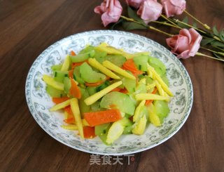 玉米笋黄瓜小炒步骤4