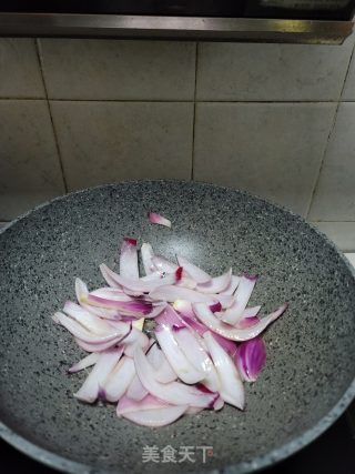 猪肉洋葱炒芦笋步骤8