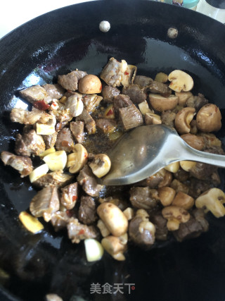 砂锅牛肉步骤3