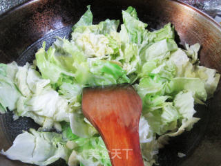 香肠包心菜炒铁棍山药粉条步骤5