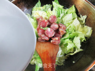 香肠包心菜炒铁棍山药粉条步骤6