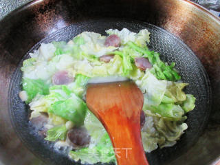 香肠包心菜炒铁棍山药粉条步骤7