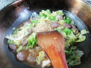 香肠包心菜炒铁棍山药粉条步骤12