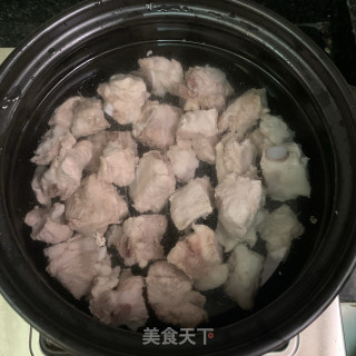酸菜番茄排骨煲步骤5