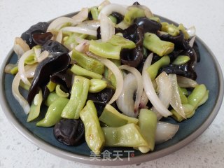 四季豆炒木耳步骤5