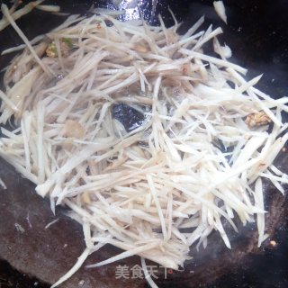 仔姜青椒炒肉丝步骤6