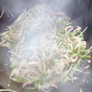 仔姜青椒炒肉丝步骤9