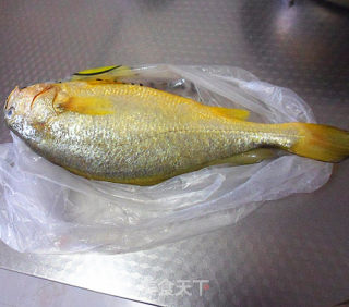 椒油黄花鱼步骤1