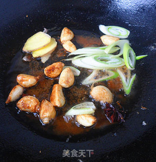 蒜瓣烧鲅鱼步骤6