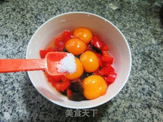 黑木耳红椒炒鸡蛋步骤8
