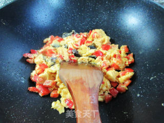 黑木耳红椒炒鸡蛋步骤11