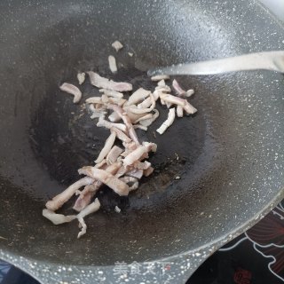 肉丝炒苦菊步骤4