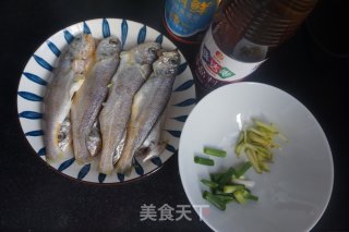 柠檬蒸黄鱼步骤1