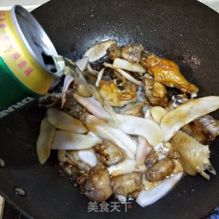 酸姜焖鸡步骤6