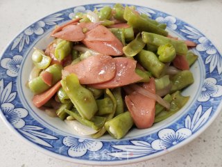 四季豆炒火腿肠步骤5