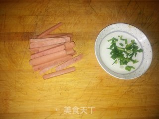火腿肠辣炒年糕步骤2