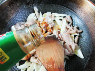 鹅肠炒茭白步骤9