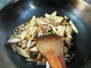 鹅肠炒茭白步骤10