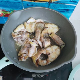 酱烧黄花鱼步骤6