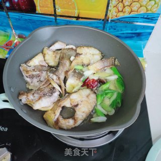 酱烧黄花鱼步骤7