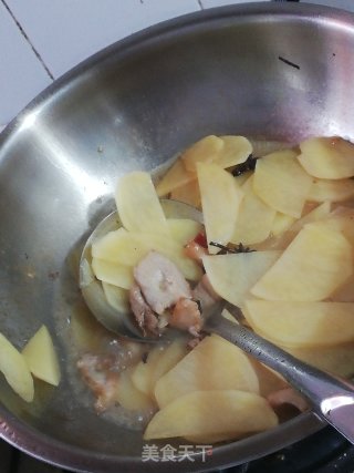 土豆辣炒五花肉步骤7