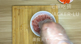 懒人版鱼香肉丝，厨艺有限，依靠调料包，比自己调味靠谱多了。步骤2