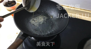 懒人版鱼香肉丝，厨艺有限，依靠调料包，比自己调味靠谱多了。步骤5