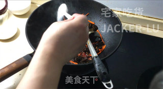 懒人版鱼香肉丝，厨艺有限，依靠调料包，比自己调味靠谱多了。步骤10